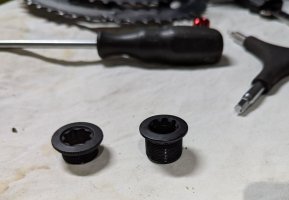 Hollowtech bolts.jpg